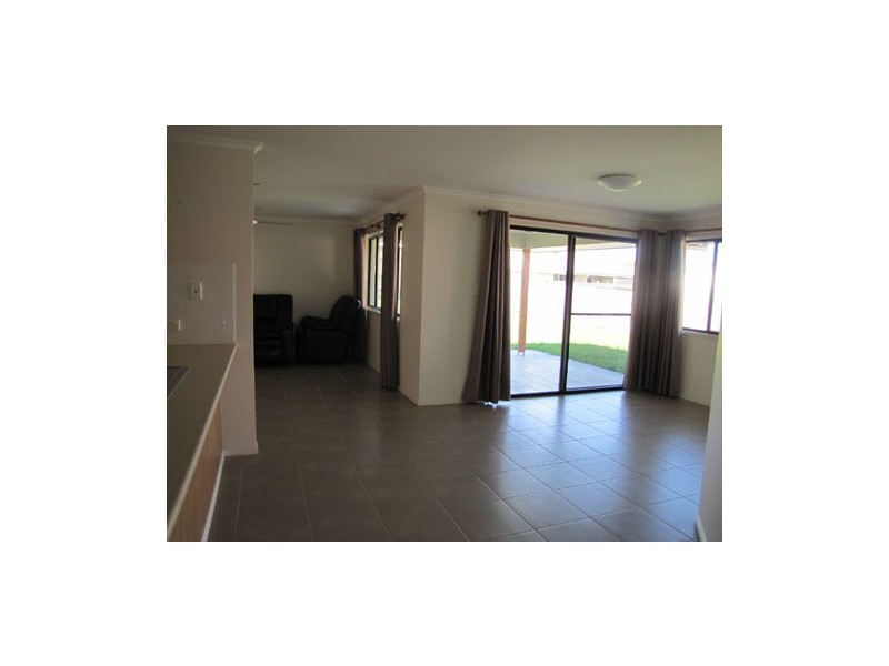 11 Sunpoint Way, Calliope QLD 4680