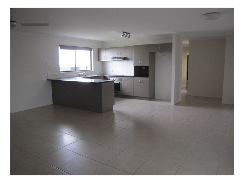 9 Sunpoint Way, Calliope QLD 4680