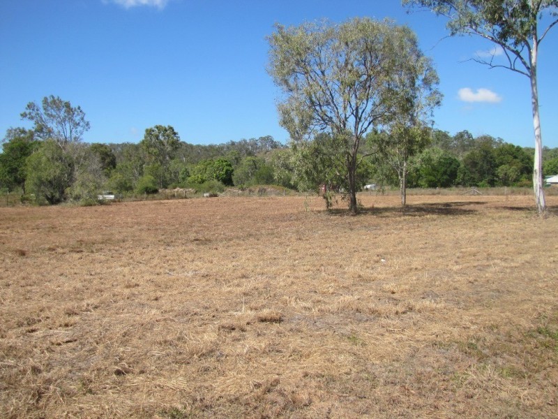 13 Scrivener Place, Beecher QLD 4680