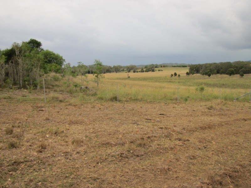 1064 East End Road, Mount Larcom QLD 4695