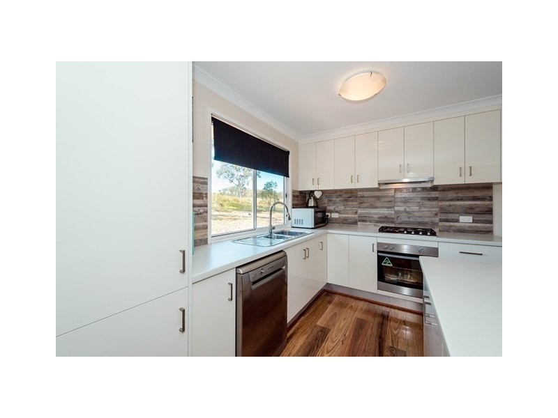 431 The Narrows Road, Mount Larcom QLD 4695