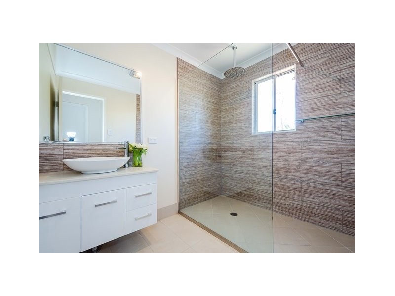 431 The Narrows Road, Mount Larcom QLD 4695