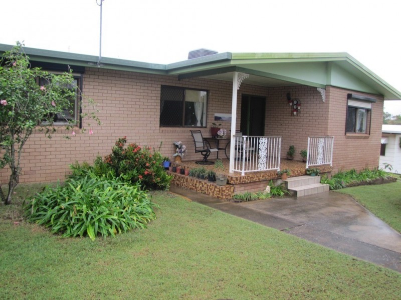 12 Balfour Street, Mount Larcom QLD 4695