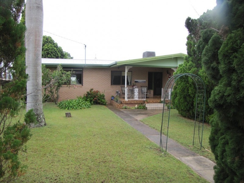 12 Balfour Street, Mount Larcom QLD 4695