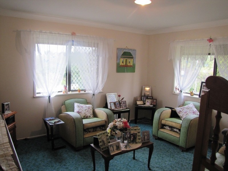 12 Balfour Street, Mount Larcom QLD 4695