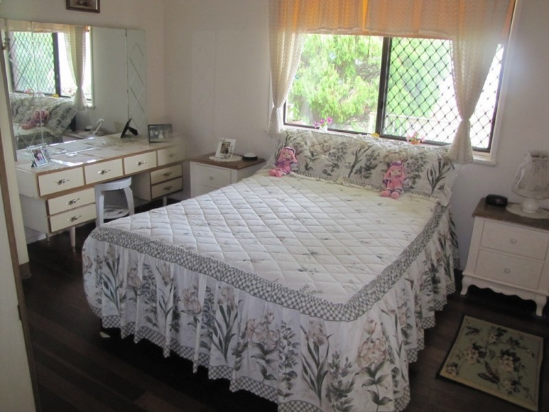 12 Balfour Street, Mount Larcom QLD 4695