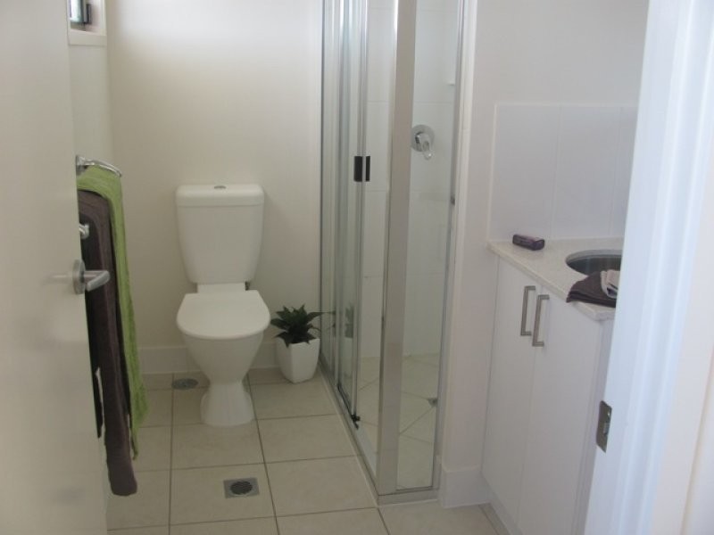 8/15 Morris Avenue, Calliope QLD 4680