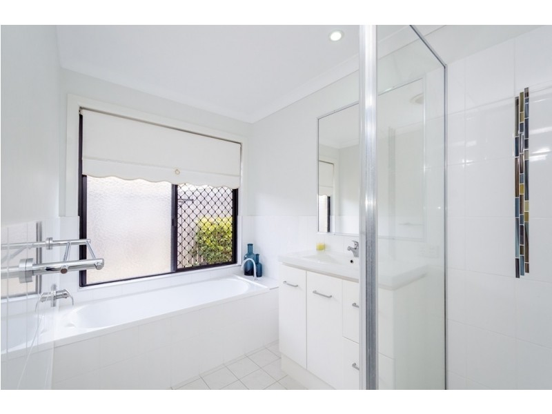 6 Central Ave, Calliope QLD 4680