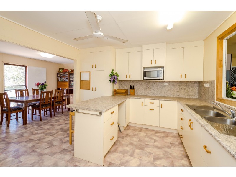 20 Rodds Bay Road, Tannum Sands QLD 4680