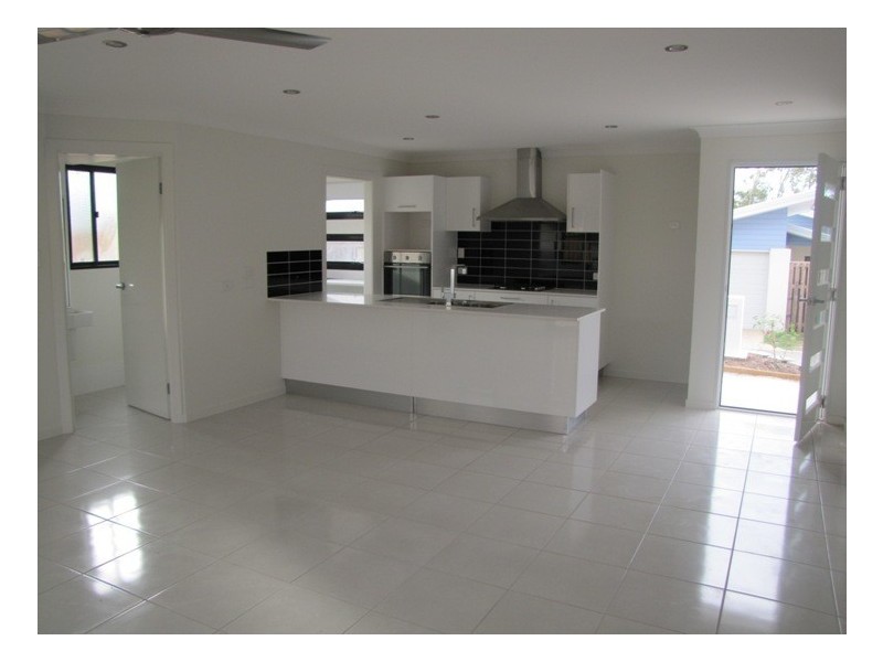 1/1 Wedgetail Road, Clinton QLD 4680