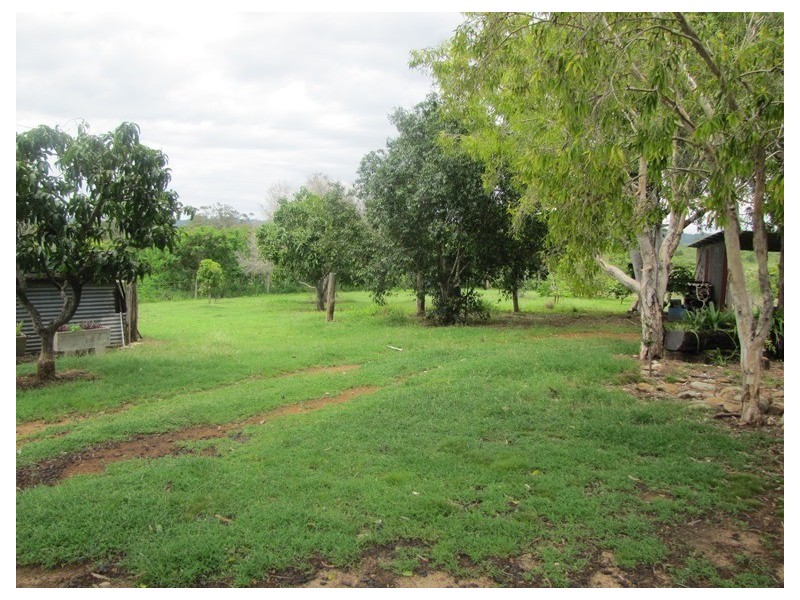 00 Fox Lane, Mount Larcom QLD 4695
