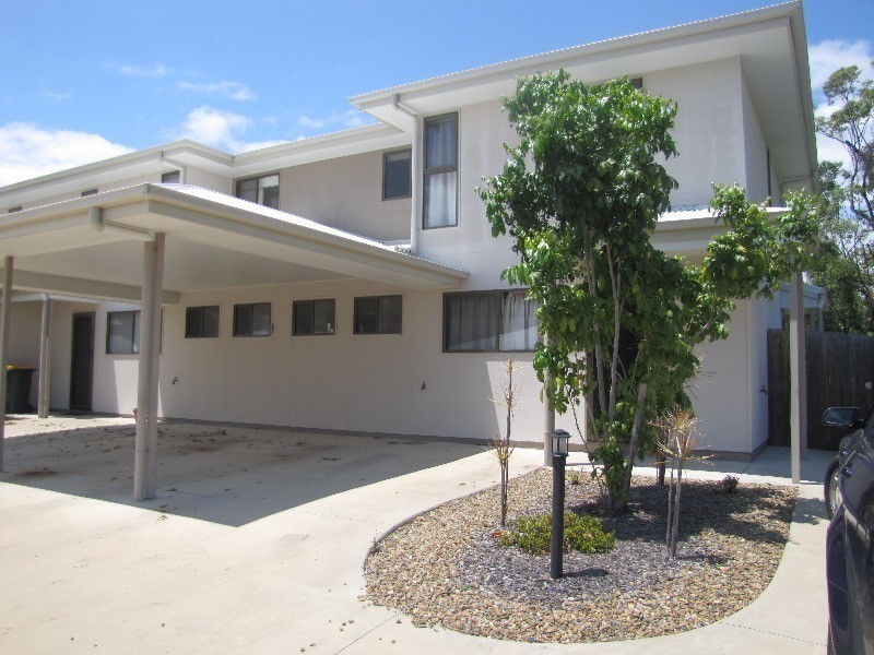 2/9 Morris Avenue, Calliope QLD 4680