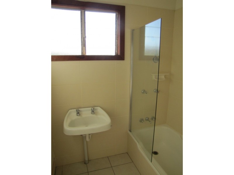 260 Gentle Annie Road, Ambrose QLD 4695