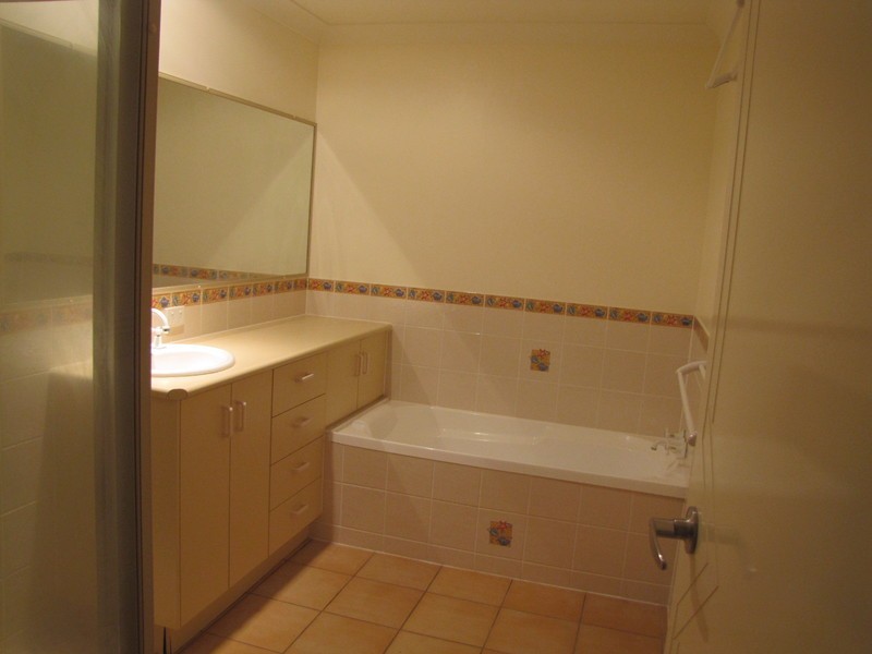New Auckland QLD 4680