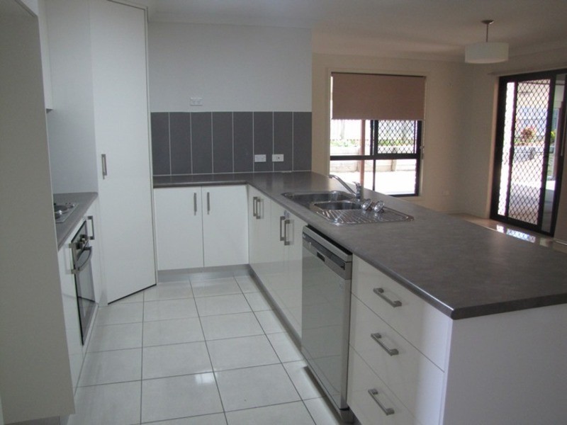 8 Central Avenue, Calliope QLD 4680