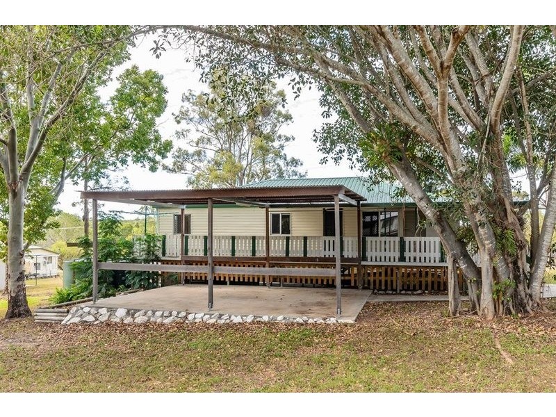 15 Langmorn Street, Raglan QLD 4697