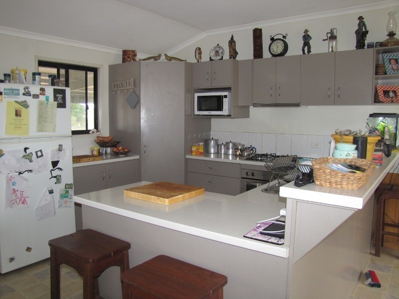 655 Mount Larcom Bracewell Road, Mount Larcom QLD 4695