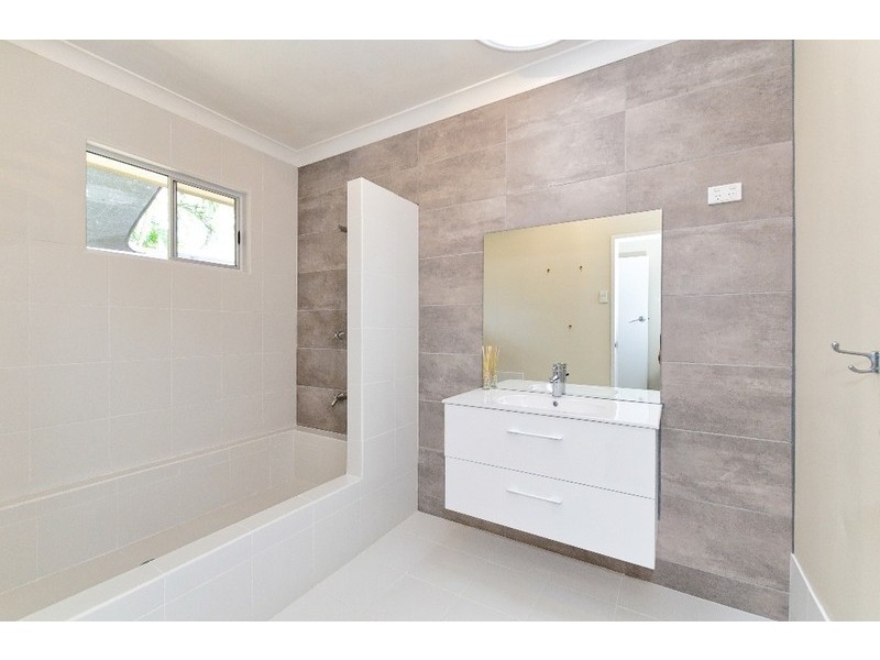 27 Riverview Dr, Calliope QLD 4680