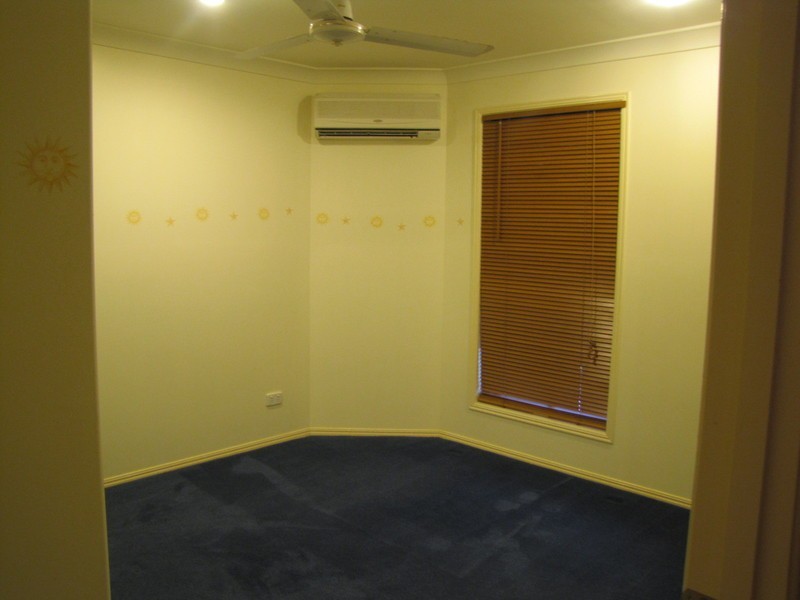 9 Katrina Boulevard, New Auckland QLD 4680