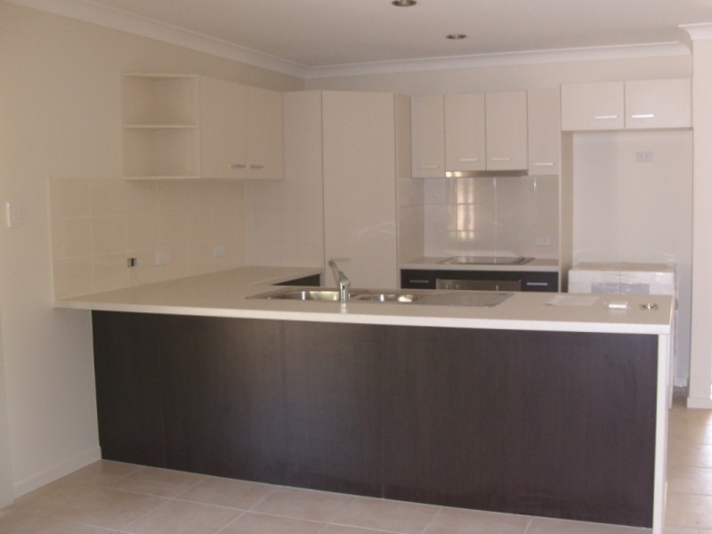 3 Springbrook Terrace, Kirkwood QLD 4680