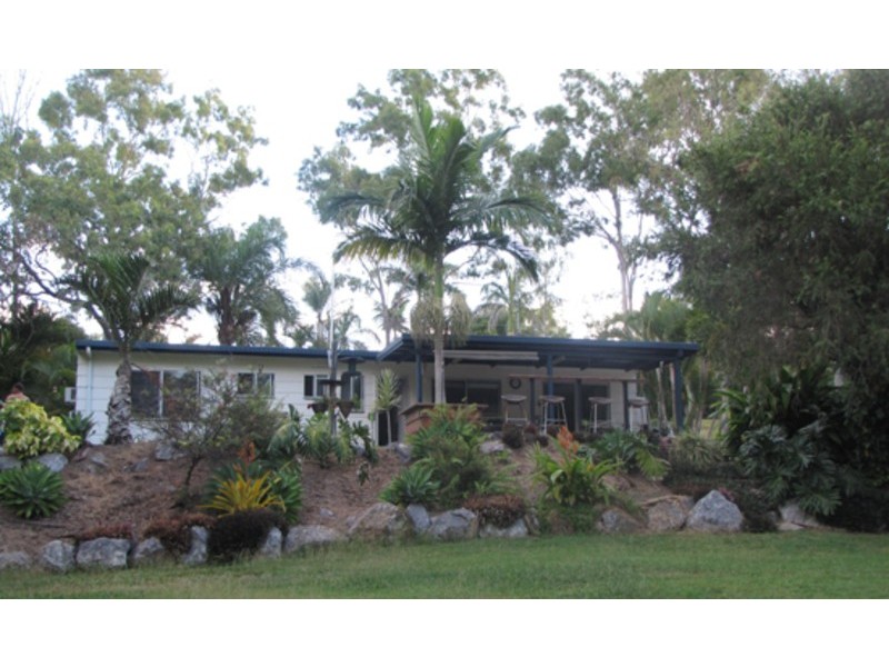 11 HELEN CRESCENT, Wurdong Heights QLD 4680