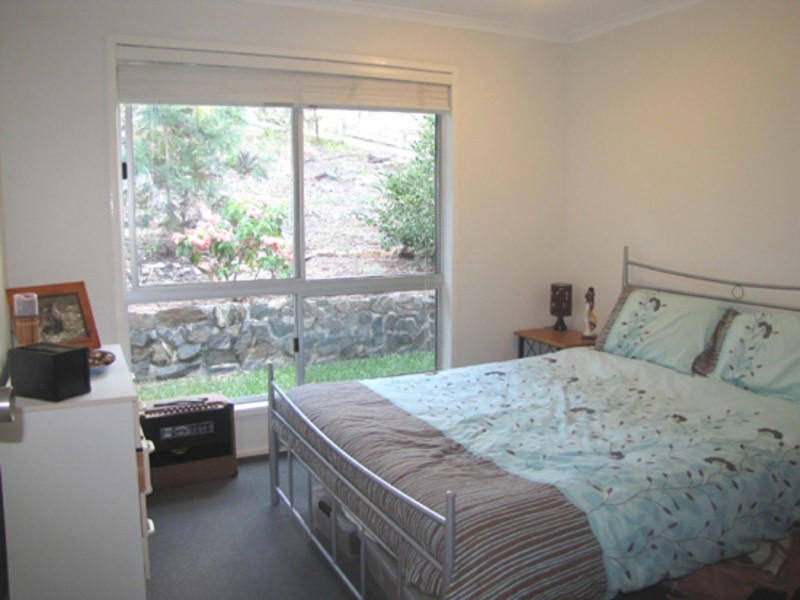 11 HELEN CRESCENT, Wurdong Heights QLD 4680