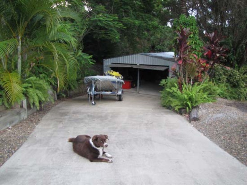 11 HELEN CRESCENT, Wurdong Heights QLD 4680