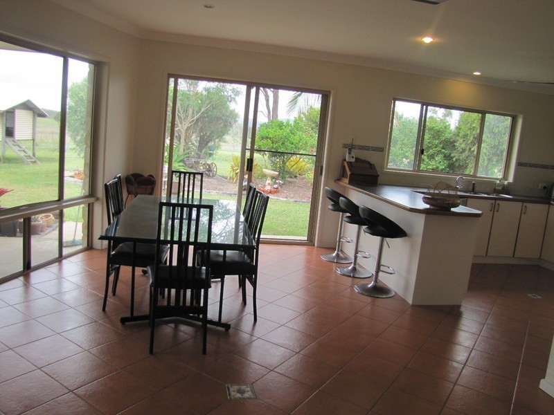 637 The Narrows Road, Mount Larcom QLD 4695