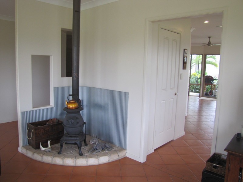 637 The Narrows Road, Mount Larcom QLD 4695