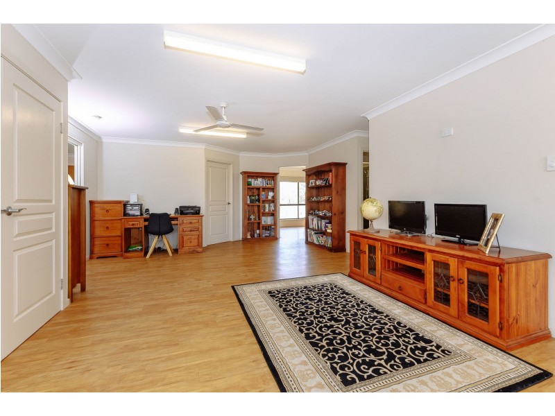 8 Little Street, Calliope QLD 4680