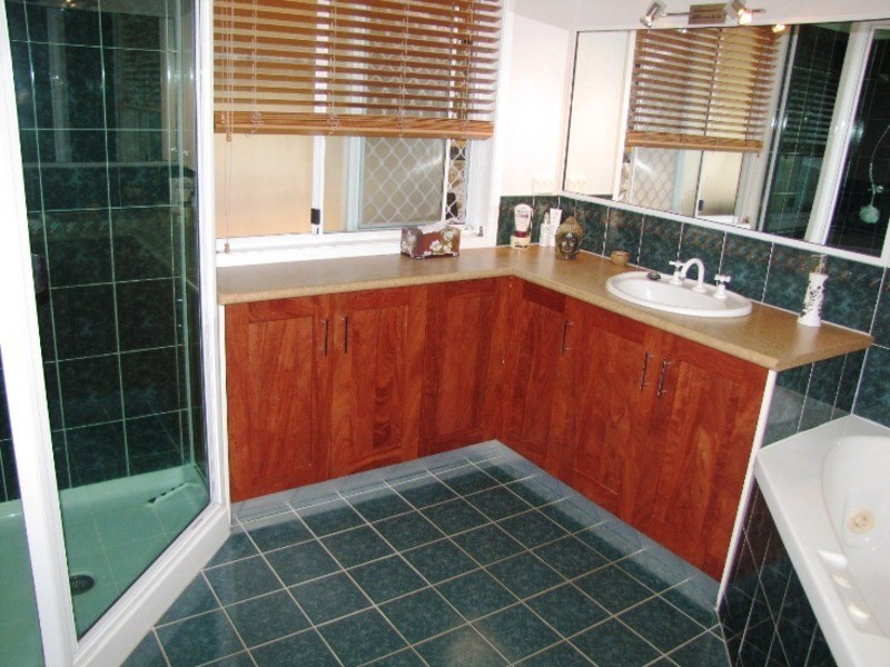 23 Helen Crescent, Wurdong Heights QLD 4680