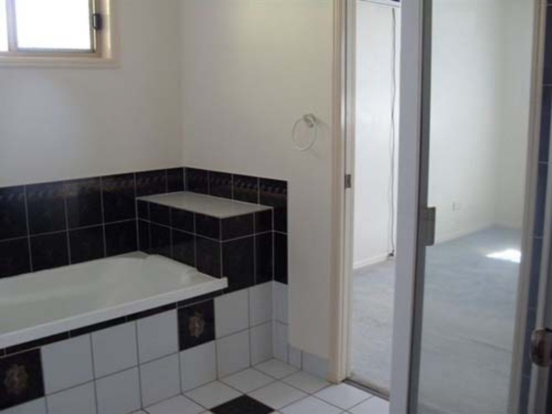 20 Dedekind Avenue, Benaraby QLD 4680
