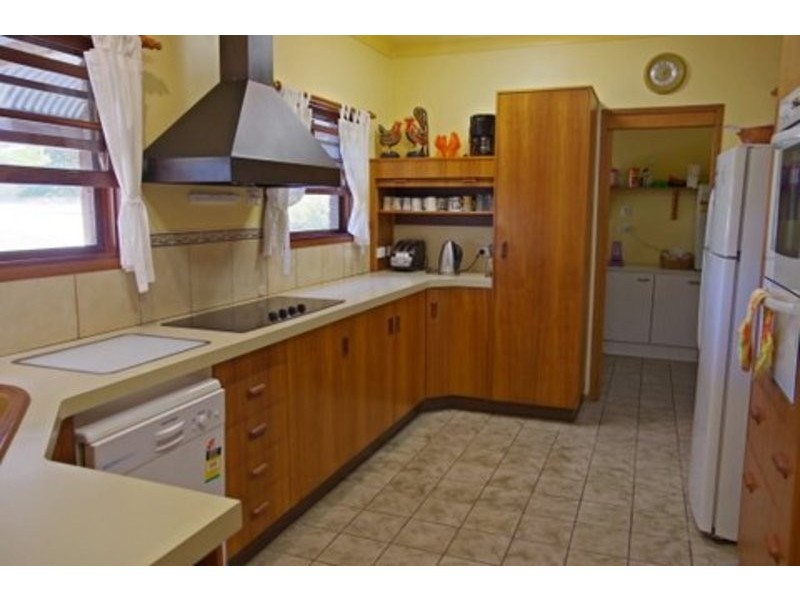 15 Helen Crescent, Wurdong Heights QLD 4680