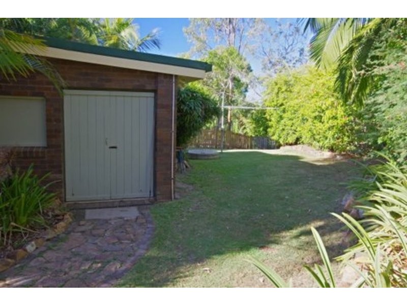 15 Helen Crescent, Wurdong Heights QLD 4680