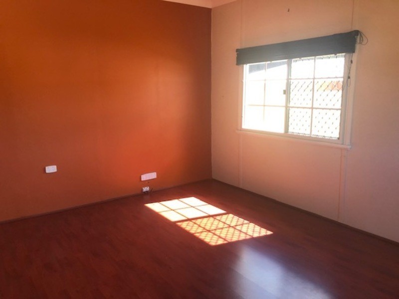 39 Balfour Street, Mount Larcom QLD 4695