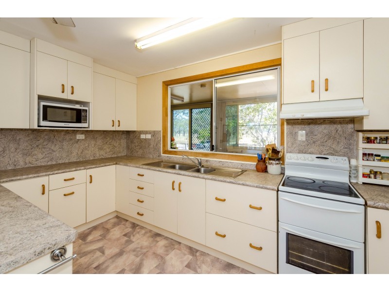 20 Rodds Bay Road, Iveragh QLD 4680