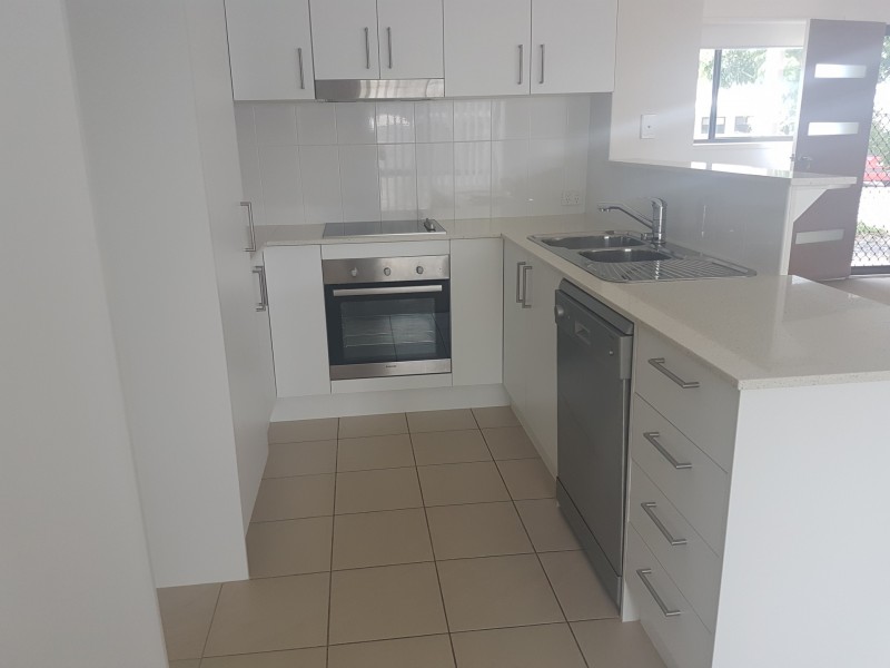 2/9 Morris Avenue, Calliope QLD 4680
