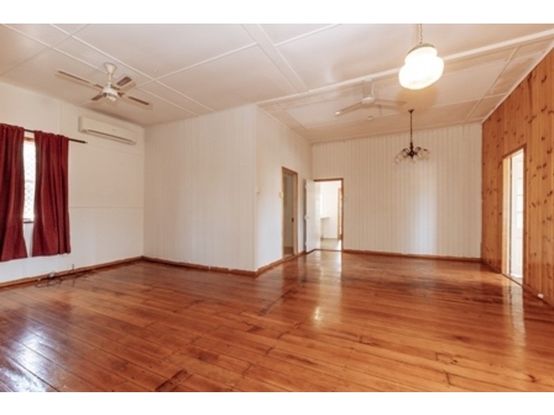 1 Davis Street, Mount Larcom QLD 4695
