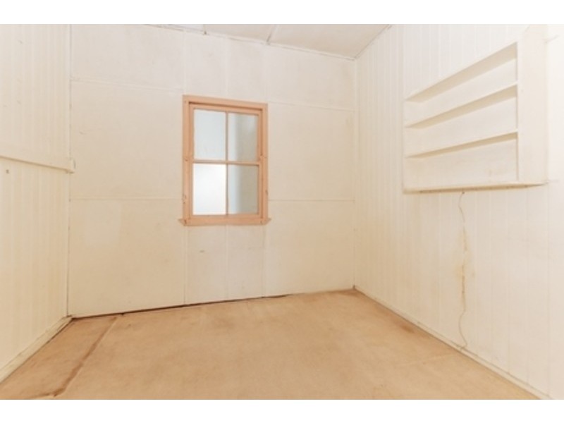 1 Davis Street, Mount Larcom QLD 4695