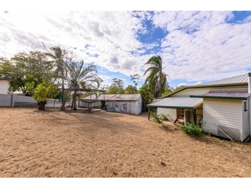 1 Davis Street, Mount Larcom QLD 4695