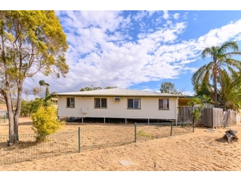 1 Davis Street, Mount Larcom QLD 4695