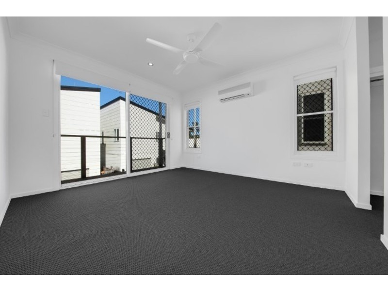 4/2 Harmony Drive, Clinton QLD 4680