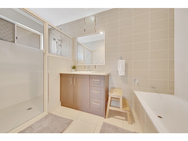 5 Beatle Parade, Calliope QLD 4680