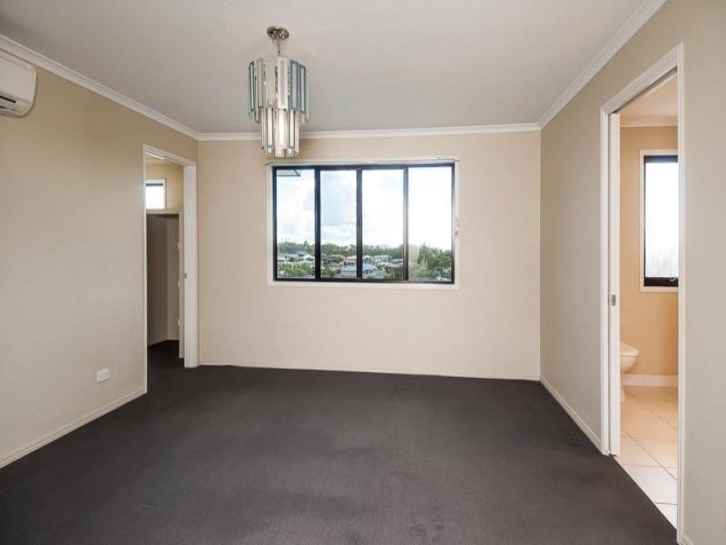 8 Koowin Drive, Kirkwood QLD 4680