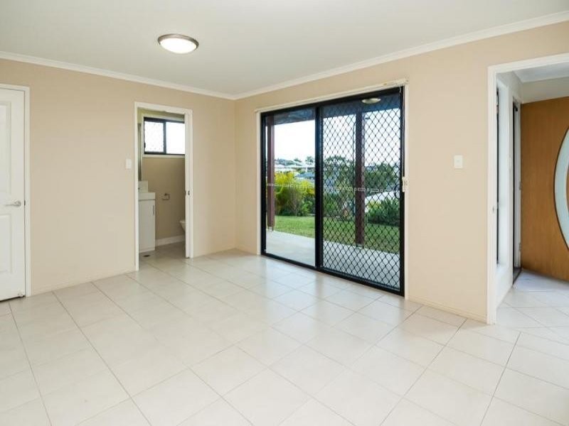 8 Koowin Drive, Kirkwood QLD 4680