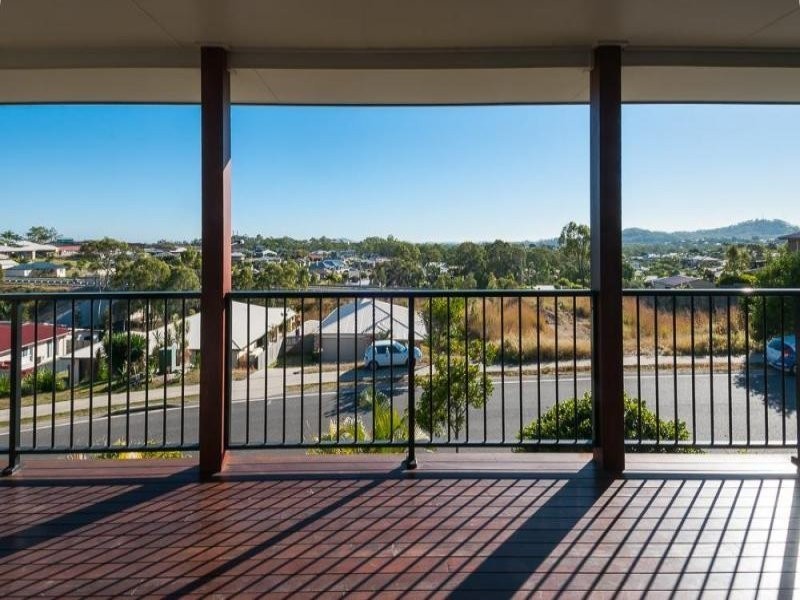 8 Koowin Drive, Kirkwood QLD 4680