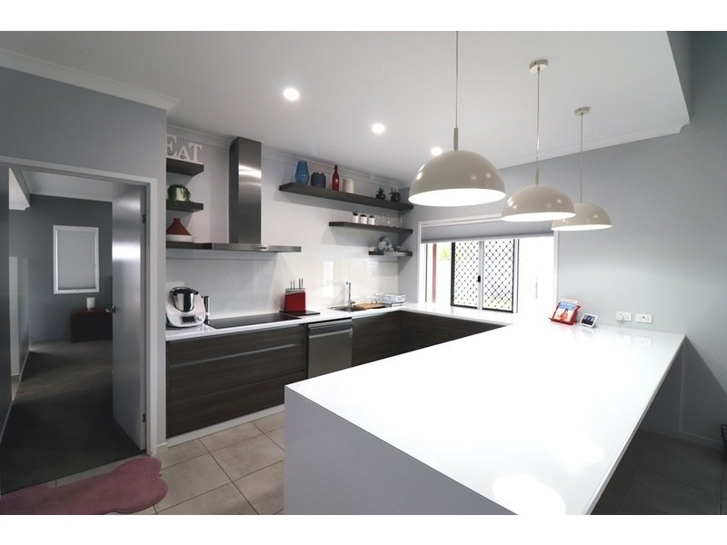 8 Jardine Crescent, Boyne Island QLD 4680