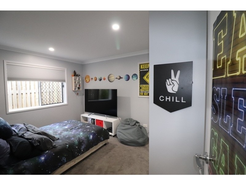 8 Jardine Crescent, Boyne Island QLD 4680