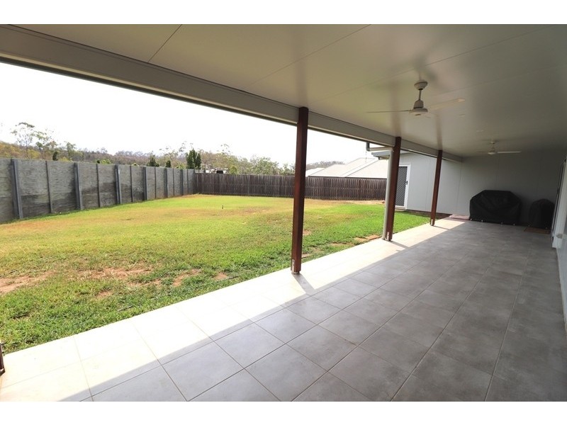 8 Jardine Crescent, Boyne Island QLD 4680