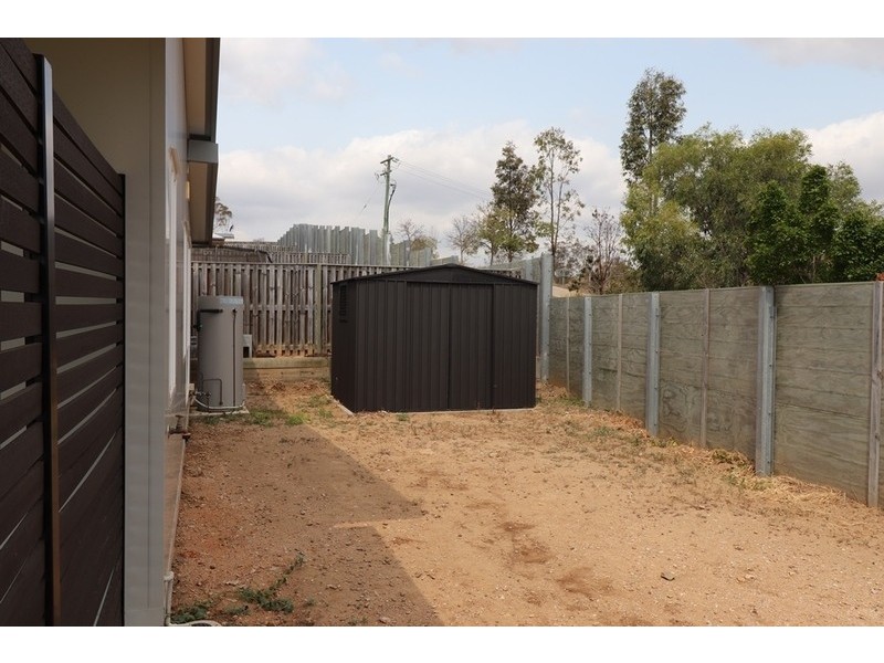 8 Jardine Crescent, Boyne Island QLD 4680